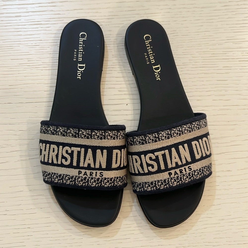 Dior flats